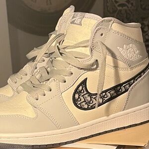 Dior Air Jordan Women's Sneakers - White and Black